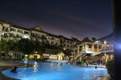 Aparthotel One Oasis By Alec, 3mins Walk Sm Mall,free Pool+wifi