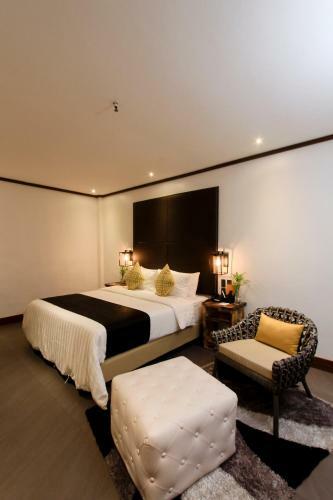 The Bourke Hotel