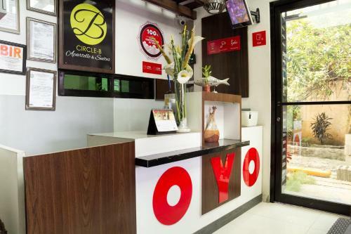 Hotel Vaccinated Staff - Oyo 165 Circle-b Apartelle & Suites