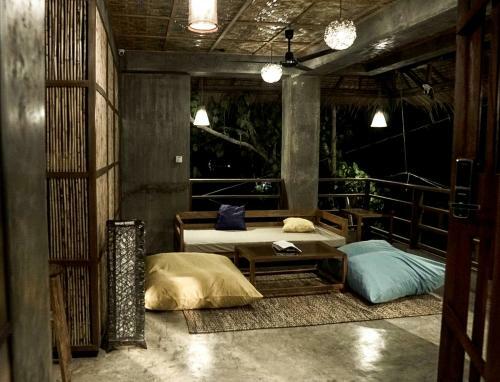 Hang Loose Hostel