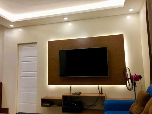 Transient House In Mactan With Van For Rent