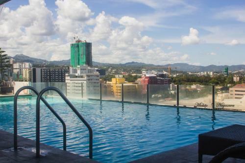 Apartamentos Rooftop Pool @ Mabolo Garden