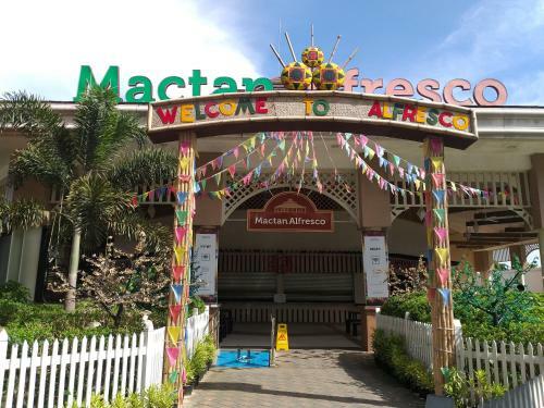 Apartamento Mactan Newtown With Sun Set And Garden View