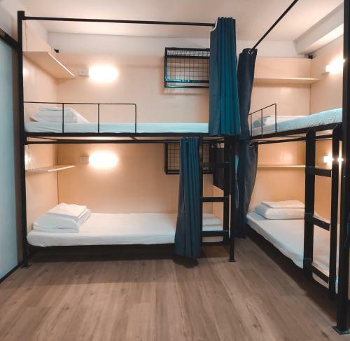 Nomad's Hub - Best Value Co-living Hostel