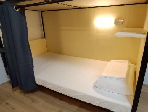 Nomad's Hub - Best Value Co-living Hostel