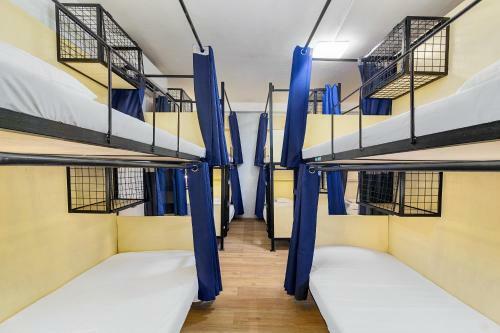 Nomad's Hub - Best Value Co-living Hostel