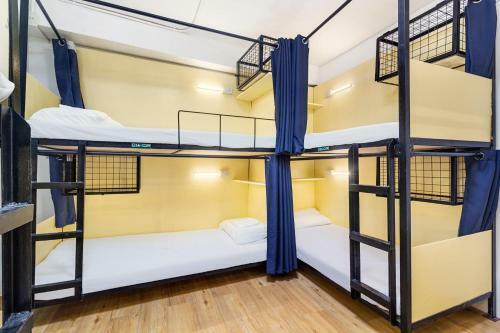 Nomad's Hub - Best Value Co-living Hostel