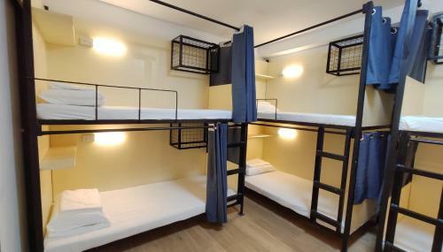 Nomad's Hub - Best Value Co-living Hostel