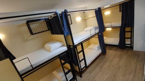 Nomad's Hub - Best Value Co-living Hostel