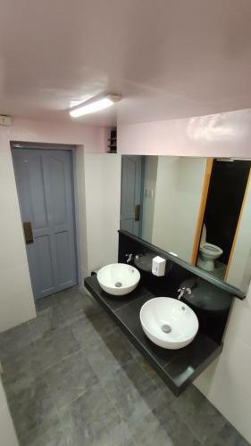 Nomad's Hub - Best Value Co-living Hostel