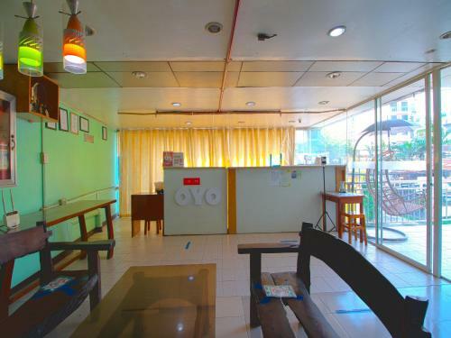 Hotel Vaccinated Staff - Oyo 677 Roseate Pensione