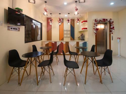 Hotel Vaccinated Staff - Oyo 832 The Teepee Place Hostel & Residence Inn