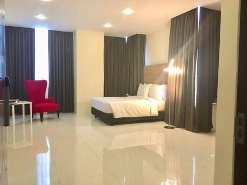 Eastland Hotel And Residences