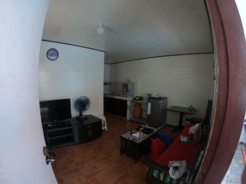 Anilao Port Transient House