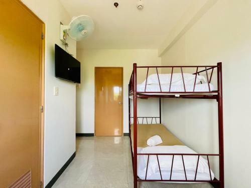 Hotel Vaccinated Staff - Oyo 823 Stay Inn