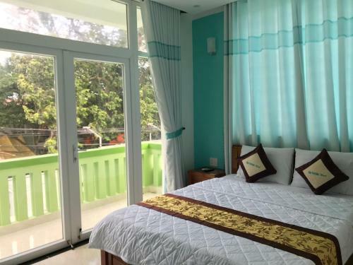 Hotel Kh�ch S?n Mini �nh Ph??ng
