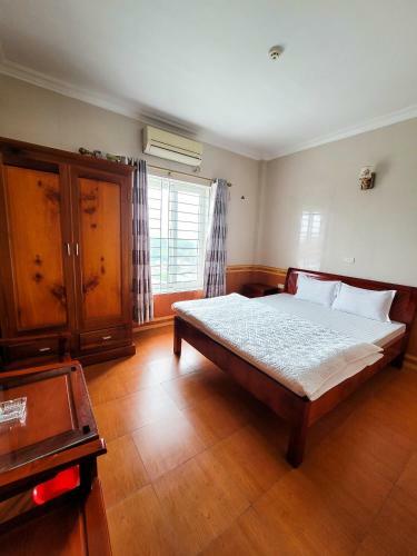 Ph� Qu� Hotel
