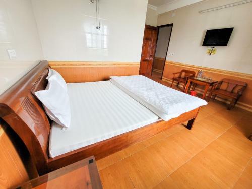 Ph� Qu� Hotel