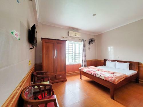Ph� Qu� Hotel