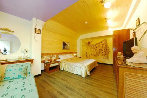 Shinmingshan Holiday Inn