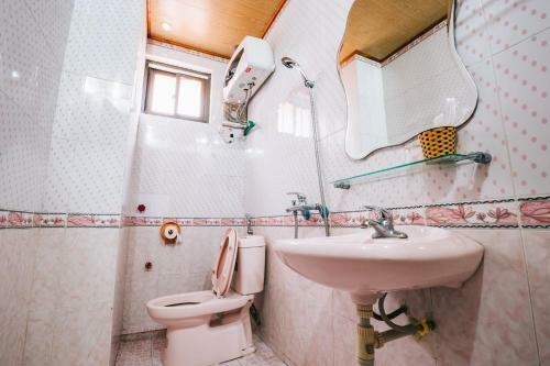 Hotel Kh�ch S?n Th�nh Loan