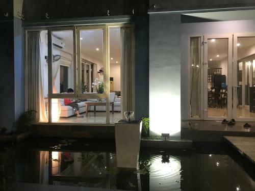 Villa Bi?t Th? 2 T?ng Hoa Trau