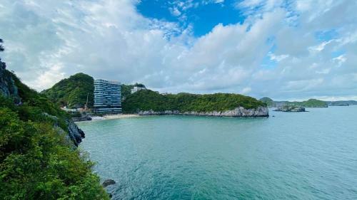 Villa *bom Homes* Flamingo Cat Ba Resort