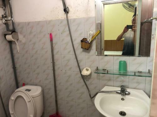 Bed & Breakfast V A Motel
