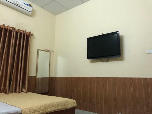 Bed & Breakfast V A Motel