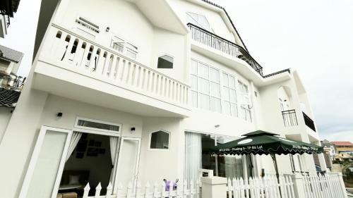 Love, Cassie Luxury Homestay