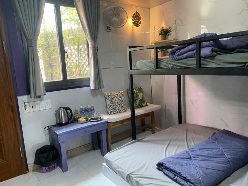 Hostal H Homestay Container Lagi Beach