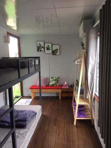 Hostal H Homestay Container Lagi Beach