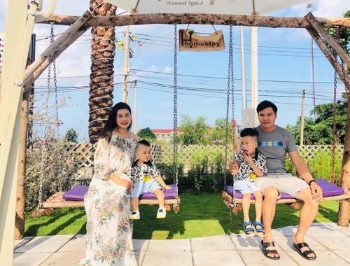 Hostal H Homestay Container Lagi Beach