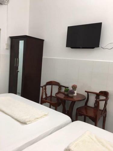 Hotel Nh� Ngh? Ho�ng Hu�n