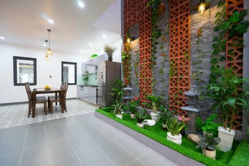 Tropical Villa Halong