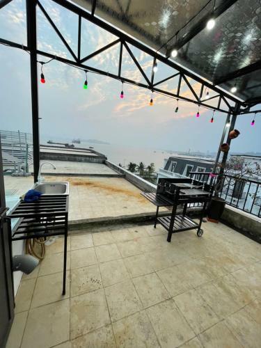 Tropical Villa Halong