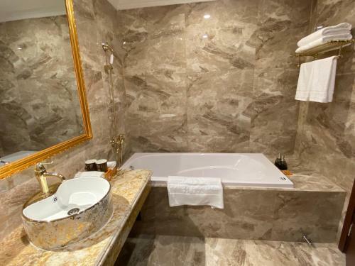 Grand View Palace Ha Long Hotel