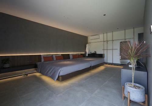 S-hill Villa H? Long