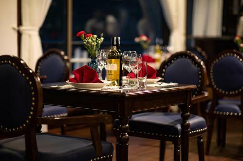 La Casta Regal Cruise