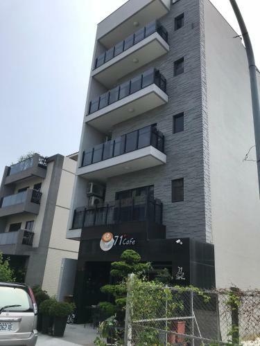 71 Cafe B&B