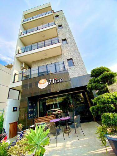 71 Cafe B&B