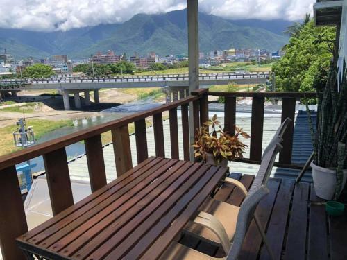 Two Dots On Line Homestay