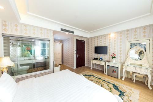 Golden Rose Hotel