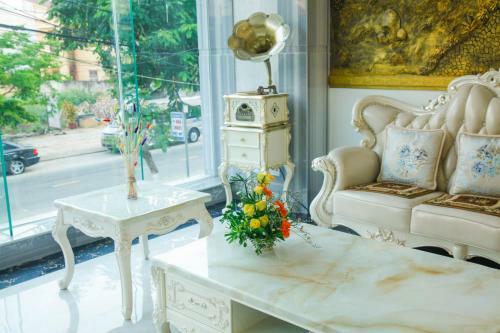 Golden Rose Hotel