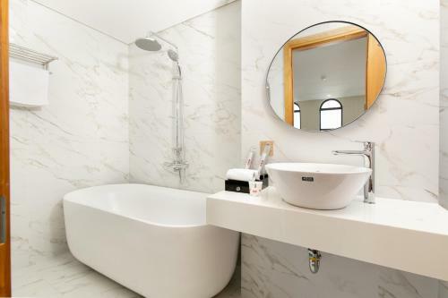 Maple Suite Hotel & Apartment