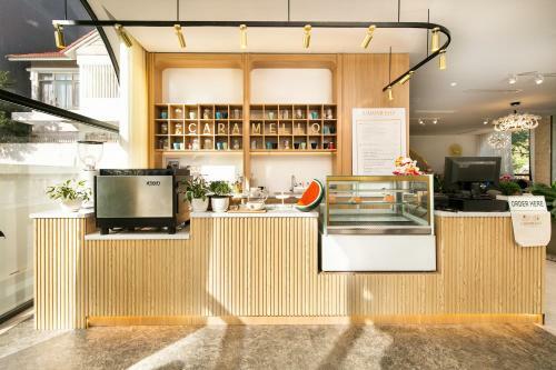 Maple Suite Hotel & Apartment