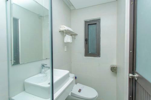 Hotel Oyo 1048 Marina Apartment