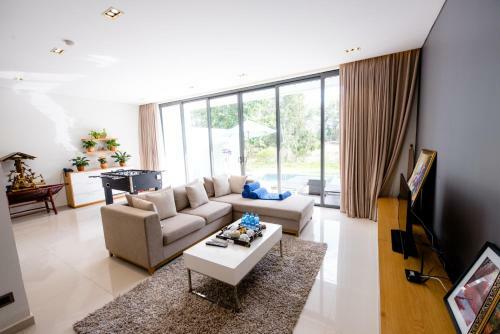 Abogo Point Resort Villa Pool Golf Da Nang