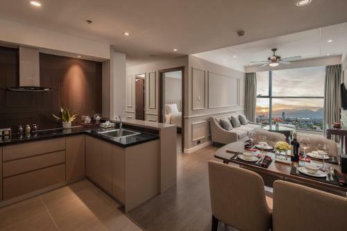 Nunn Luxury Apartment Da Nang Beach