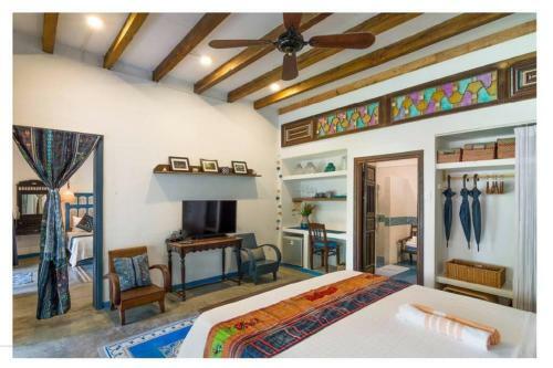Barefoot Beach House